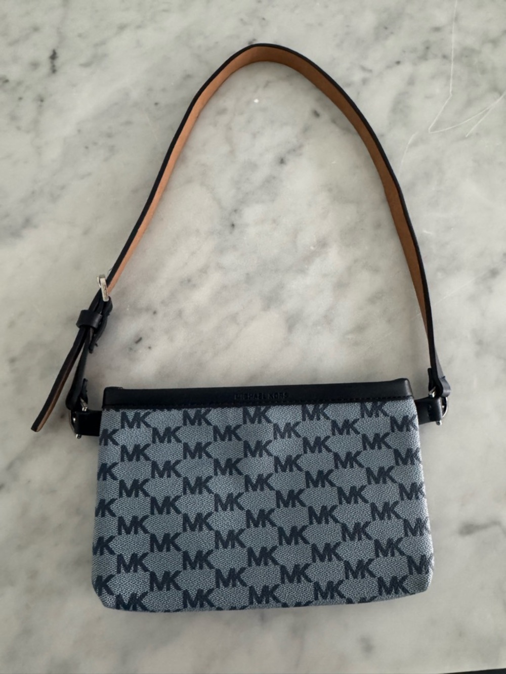 Michael Kors hand bag